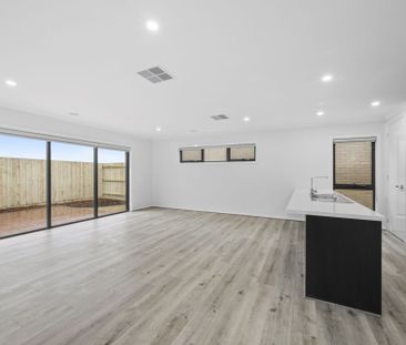 85 Presentation Boulevard, Winter Valley - Photo 2