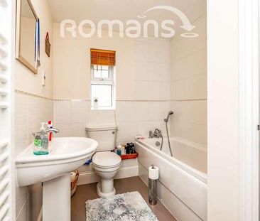 Bromfield Place, Elvetham Heath, Fleet, GU51 - Photo 2