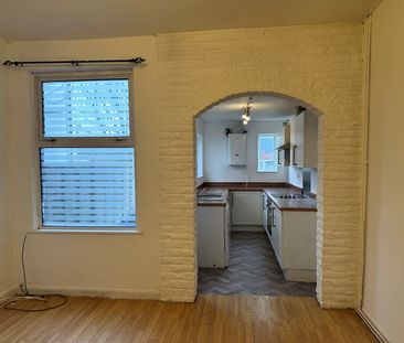 2 Bed Terraced House, Vale Road, NG4 - Photo 5