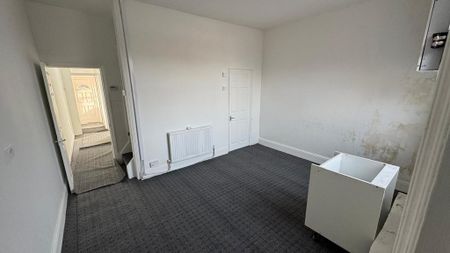 4 bedroom terraced house to rent - Photo 2