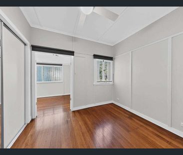 Charming Inner-City Living in the Heart of Red Hill - Photo 2