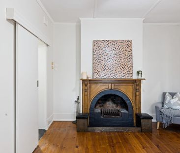 Open the Door to Grand Family Living in Prestigious St Peters - Photo 2