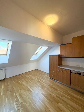 2-Zimmer-Erstbezug nach Sanierung mit Balkon - Provisionsfrei! - Photo 2