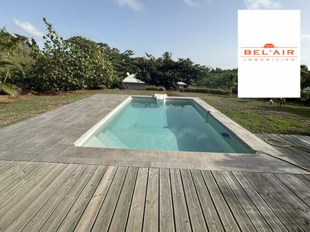 Location Maison 5 pièces 124m² LE FRANCOIS 97240 - Photo 2