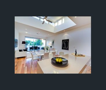 Executive Style Living in Walkerville - Photo 3