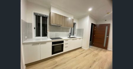 Superb lifestyle location, 5mins Walk to Westfield Carindale - Photo 4