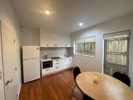Well Presented Granny Flat - Photo 4