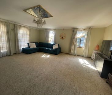 5-bedroom shared house, Ross St - Photo 2