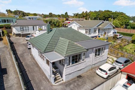 MANUREWA, 4 BEDROOMS - Photo 2