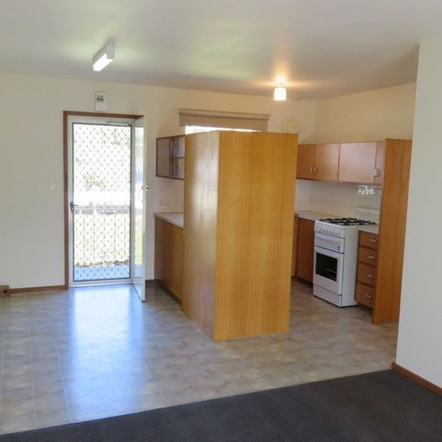 Coastal Lifestyle HOME OPEN THURSDAY 09 JULY AT 10.30AM SHARP! - Photo 1