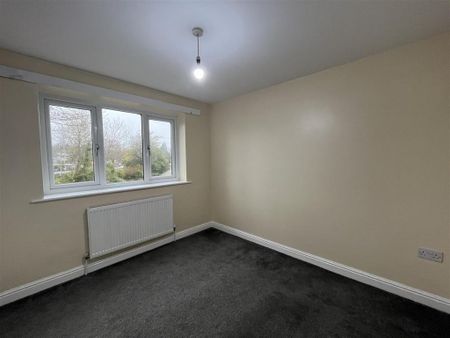 4 bedroom detached house to rent - Photo 4