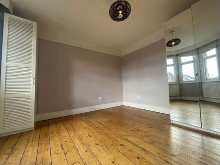 4 bedroom Semi-detached house to rent - Photo 5