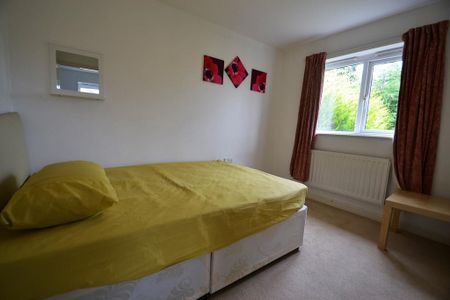 3 bedroom semi-detached house to rent - Photo 3