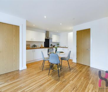 2 bedroom flat to rent - Photo 1