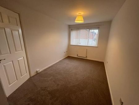 3 bedroom semi-detached house to rent - Photo 4