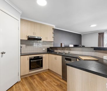 Four bedroom Family Home with Exceptional Outdoor Space - Photo 4