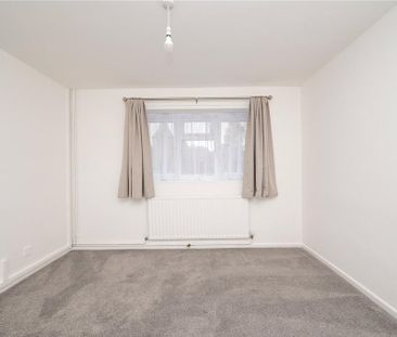 2 bedroom maisonette to rent - Photo 3
