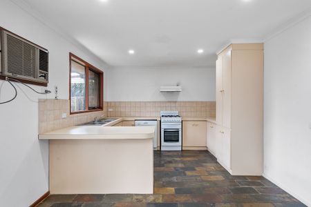 Neat, Sweet and Complete - Photo 3