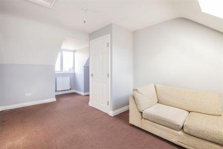 3 bed House - Semi-Detached To Let - Photo 2