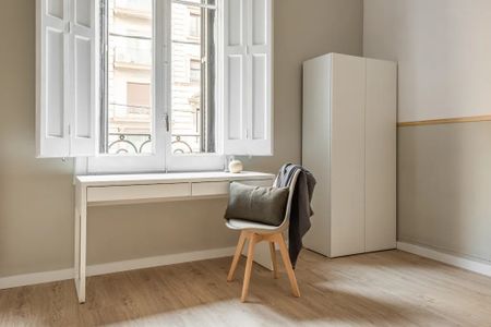 Carrer de Balmes, Barcelona, Catalonia 08006 - Photo 3