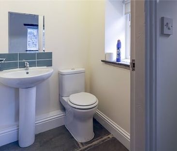 2 Highfields, Huddersfield, HD1 - Photo 1