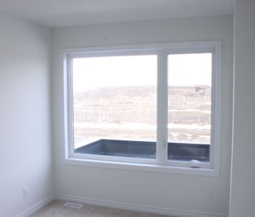 For Lease - 1067 Dyas Avenue, Oshawa, Ontario - Photo 2