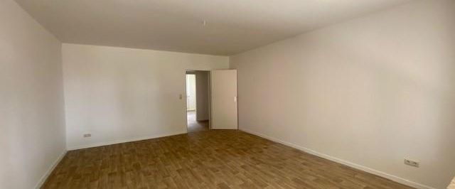 Frisch renovierte 4 Zi-Whg im EG + Balkon + Gäste-WC + Kellerraum in Brunsbüttel Otto Stöben GmbH - Foto 1