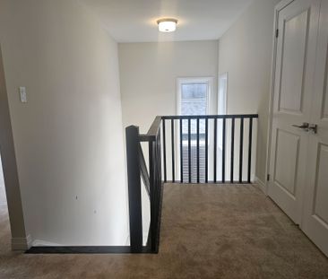 For Lease - 3063 Sandy Acres Avenue, Severn, Ontario - Photo 5