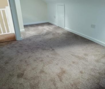 4 bedroom flat to rent - Photo 3