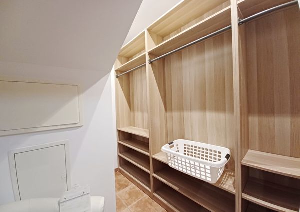 FOR RENT: SPACIOUS AND ELEGANT 4-BEDROOM BUNGALOW FOR LONG TERM