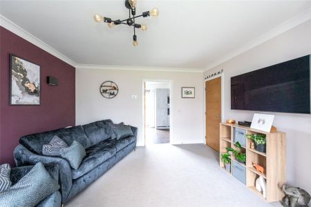 4 bedroom detached house to rent - Photo 2