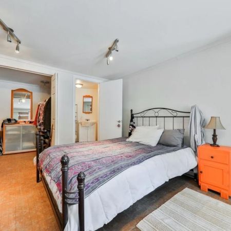 Appartement à louer très grand 4 1/2 Saint-Sauveur - Photo 3