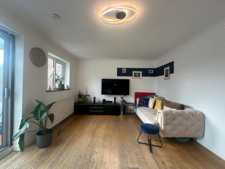4 bedroom detached house to rent - Photo 2