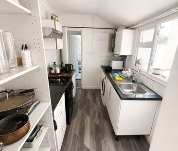 Room in a Shared House, Basingstoke Road, RG2 - Photo 4