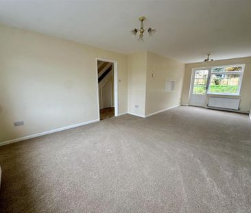 4 bedroom detached house to rent - Photo 3