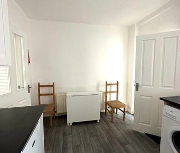 38 Benburb Street, Belfast BT12 6JG - Photo 5