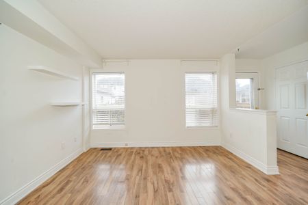 For Lease - 407 Hollandview Trail, Aurora, Ontario - Photo 5