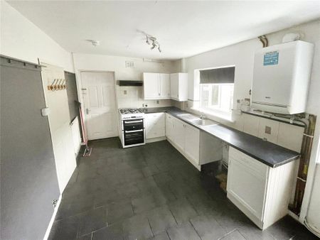 3 bedroom semi-detached house to rent - Photo 3