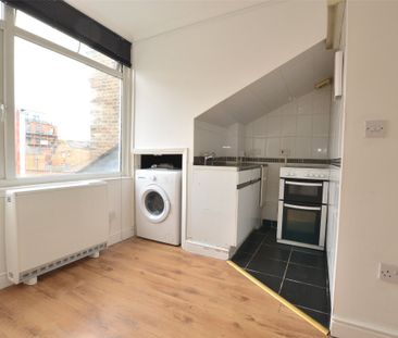 Station Road, Redhill, Surrey, RH1 - Photo 3