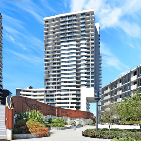 One Bedroom Apartment with Breathtaking City Skyline Views - Photo 4