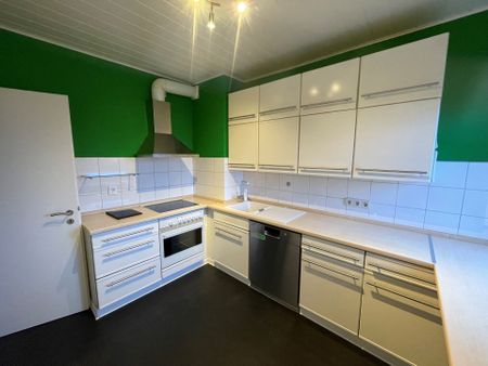 Großzügige 3-Zimmer-Wohnung mit Einbauküche in einem gepflegten 2-Familienhaus in Herringhausen - Photo 4