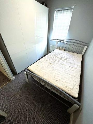 Room in a Shared House, Uphall Road, IG1 - Photo 3