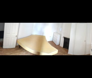 Room in a Shared House, Moravian Road, BS15 - Photo 1