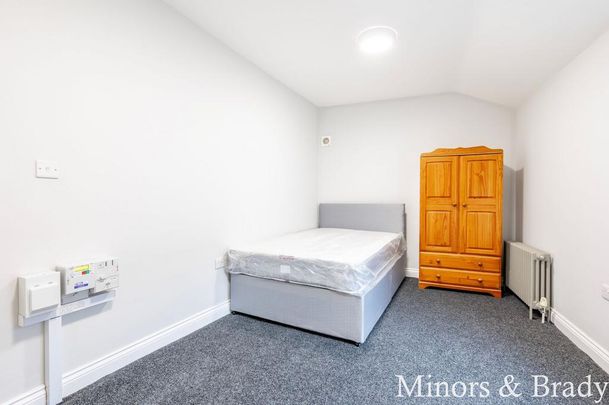 1 bedroom in a house share to rent - Photo 1