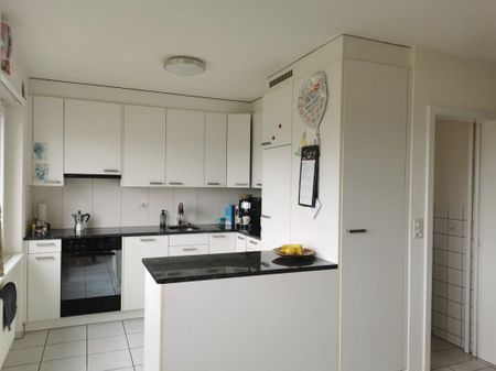 Ruhig gelegene 3.5-Zimmerwohnung in Bellmund - Photo 2