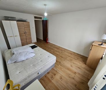 Room in a Shared House, Bruce Road, E3 - Photo 3
