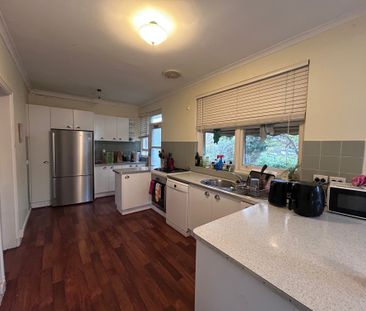 Deakin - Photo 4