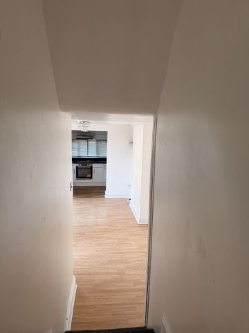 2 Bed Flat, Charlton Church Lane, SE7 - Photo 5