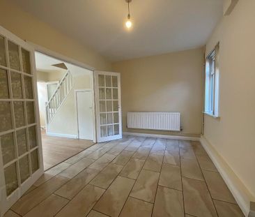 15 Enfield Parade, Belfast, BT13 3DX - Photo 4