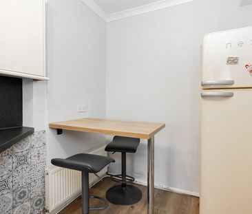 2 bedroom maisonette to rent - Photo 1